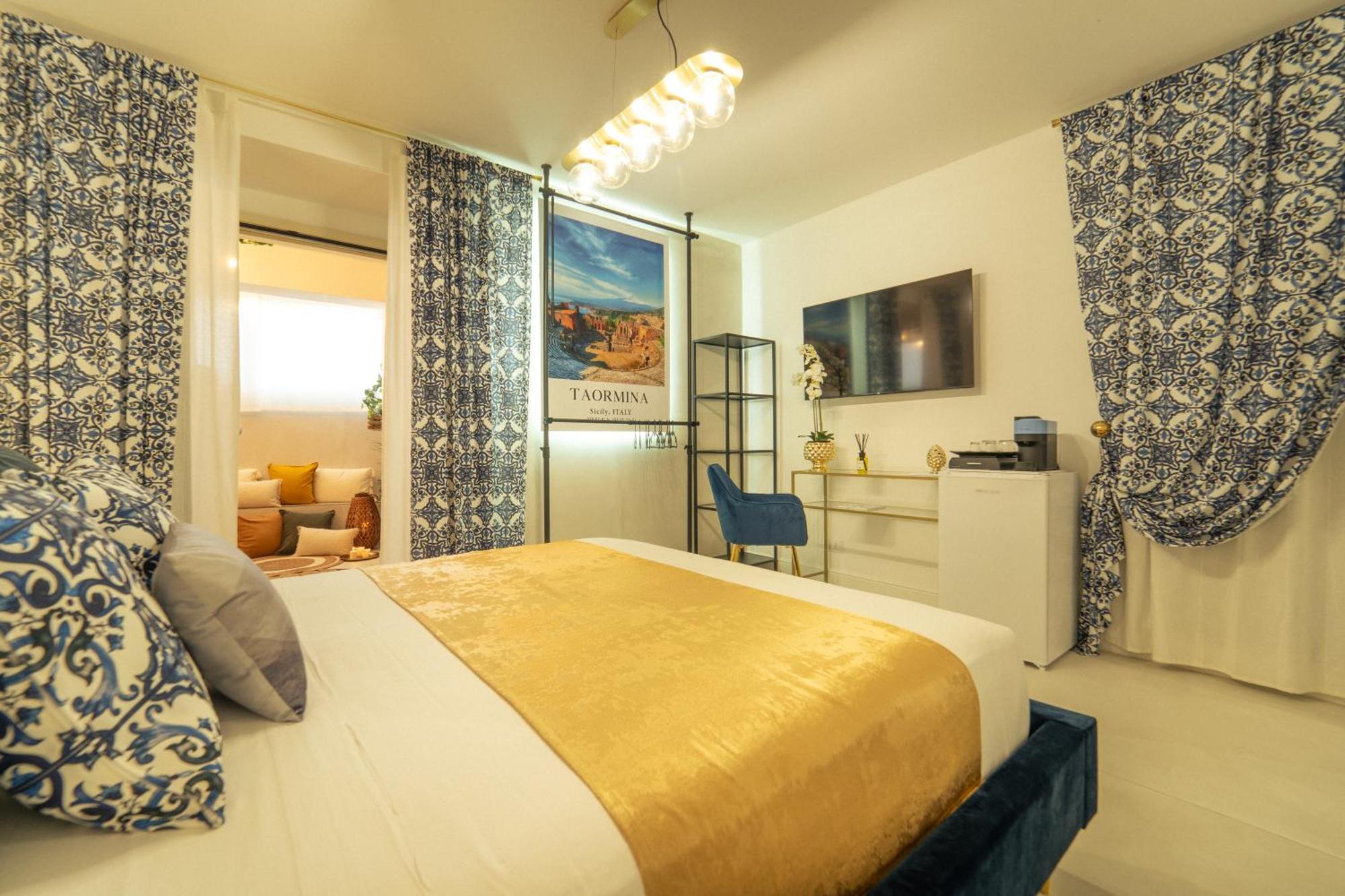 Johnny'S Suites Taormina Beach Bay المظهر الخارجي الصورة